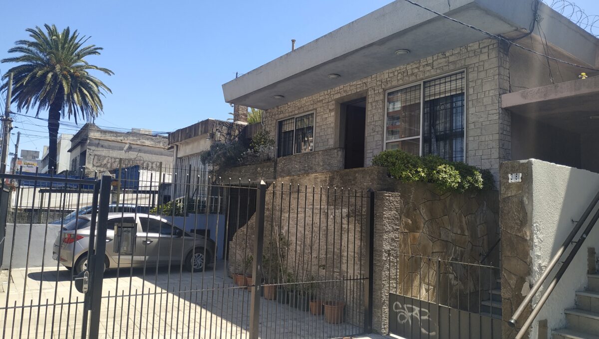 FACHADA DE VIVIENDA
